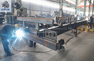 3轴40吨侧帘半挂车