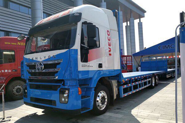 Medium Axle Flatbed Transporter-2 Medium Axle Flatbed Transporter-2